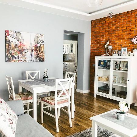 Apartament Luscinia Z 2 Sypialniami Krasków Eksteriør bilde