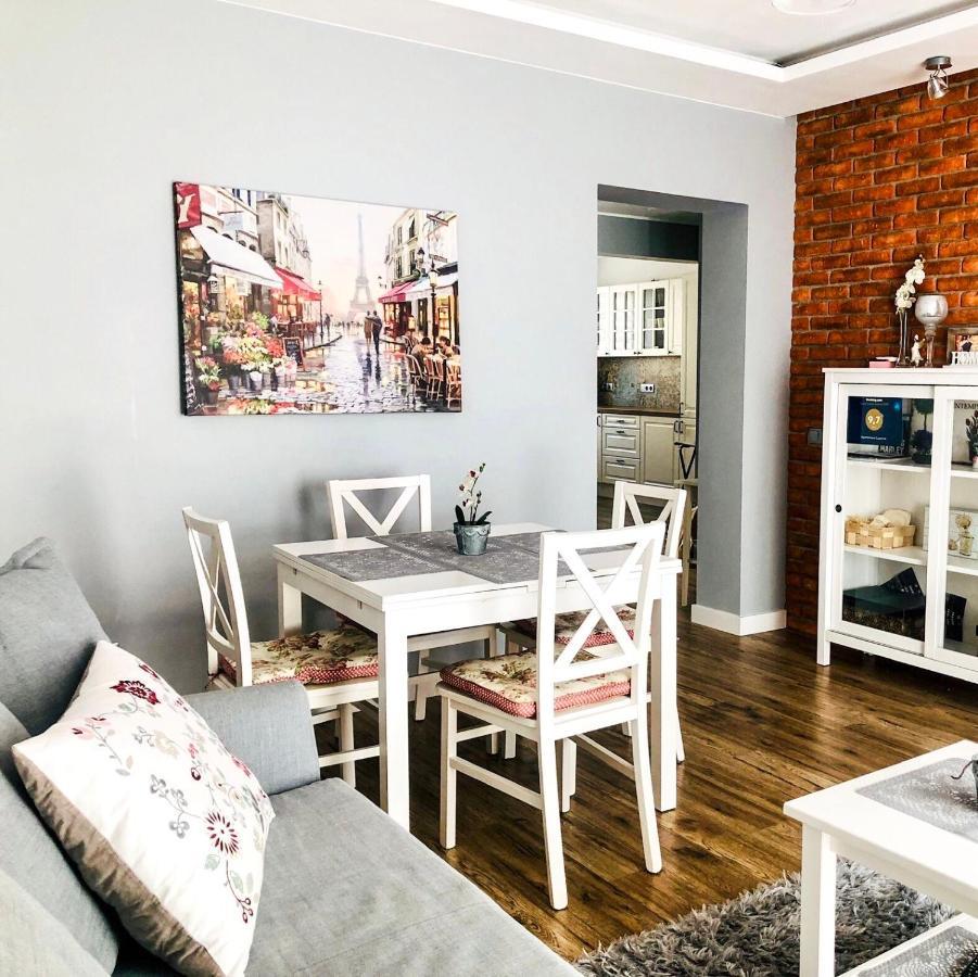 Apartament Luscinia Z 2 Sypialniami Krasków Eksteriør bilde