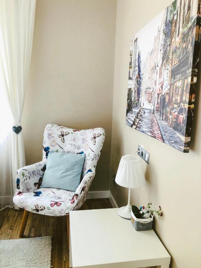 Apartament Luscinia Z 2 Sypialniami Krasków Eksteriør bilde